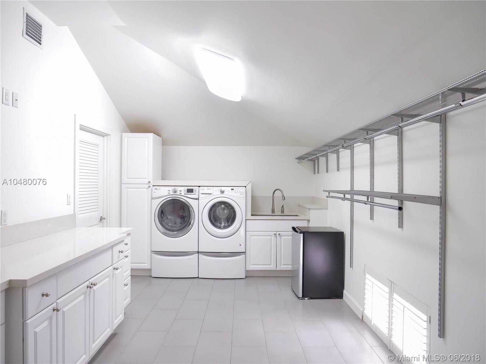 RIDGELINE ESTATES - Residential