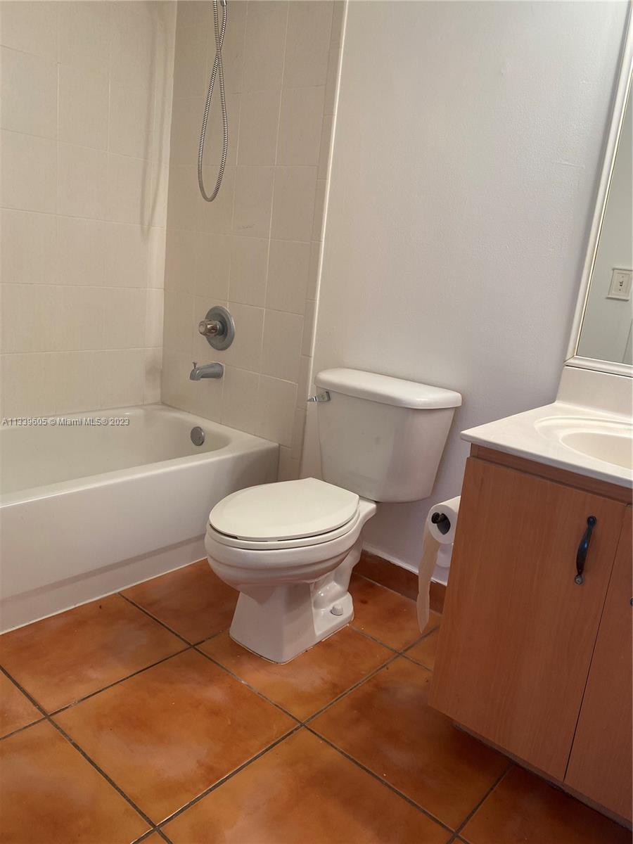 LAGO LINDO TOWNVILLAS CON - Residential Lease