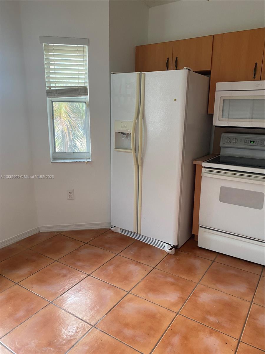 LAGO LINDO TOWNVILLAS CON - Residential Lease