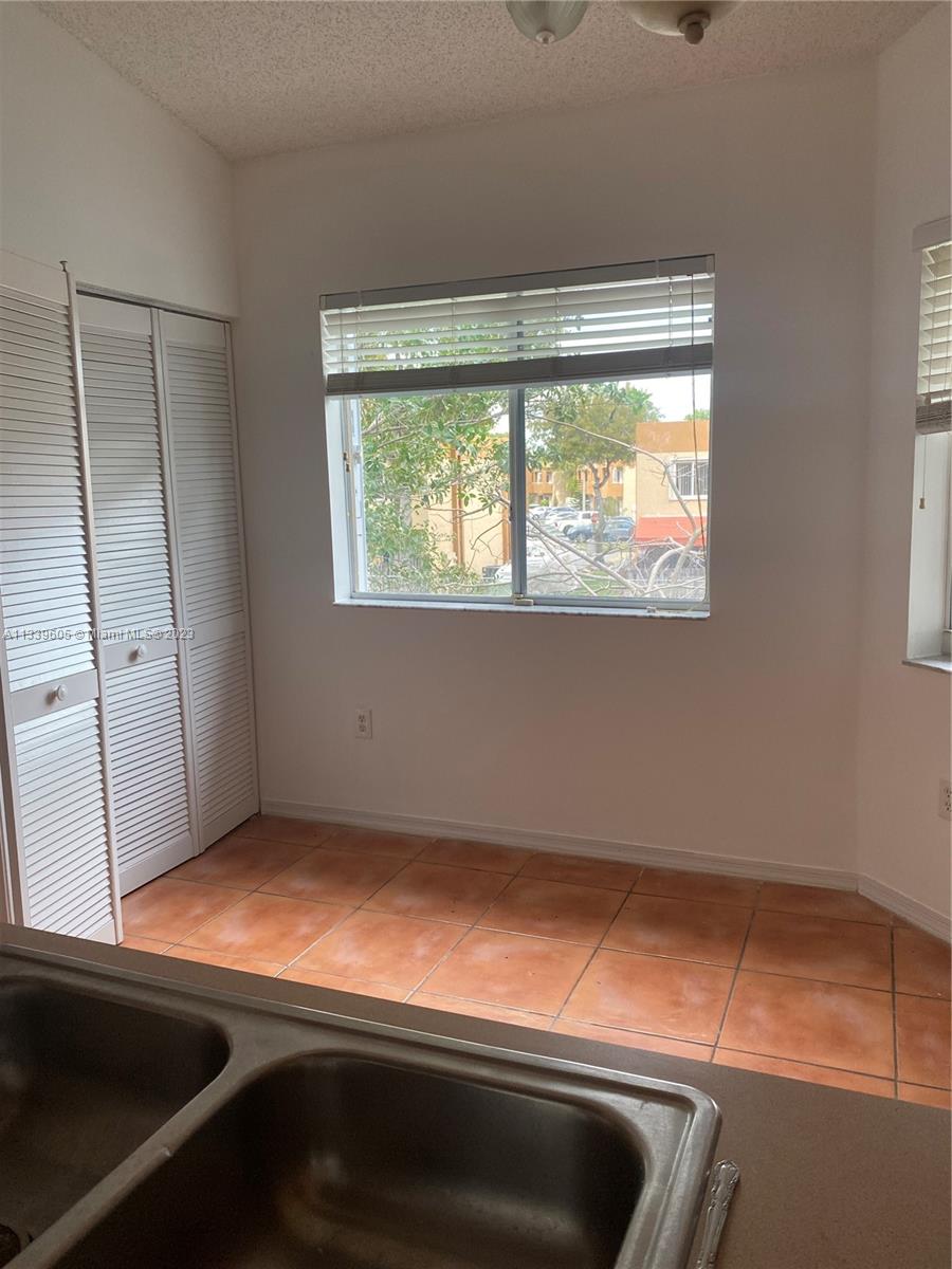 LAGO LINDO TOWNVILLAS CON - Residential Lease