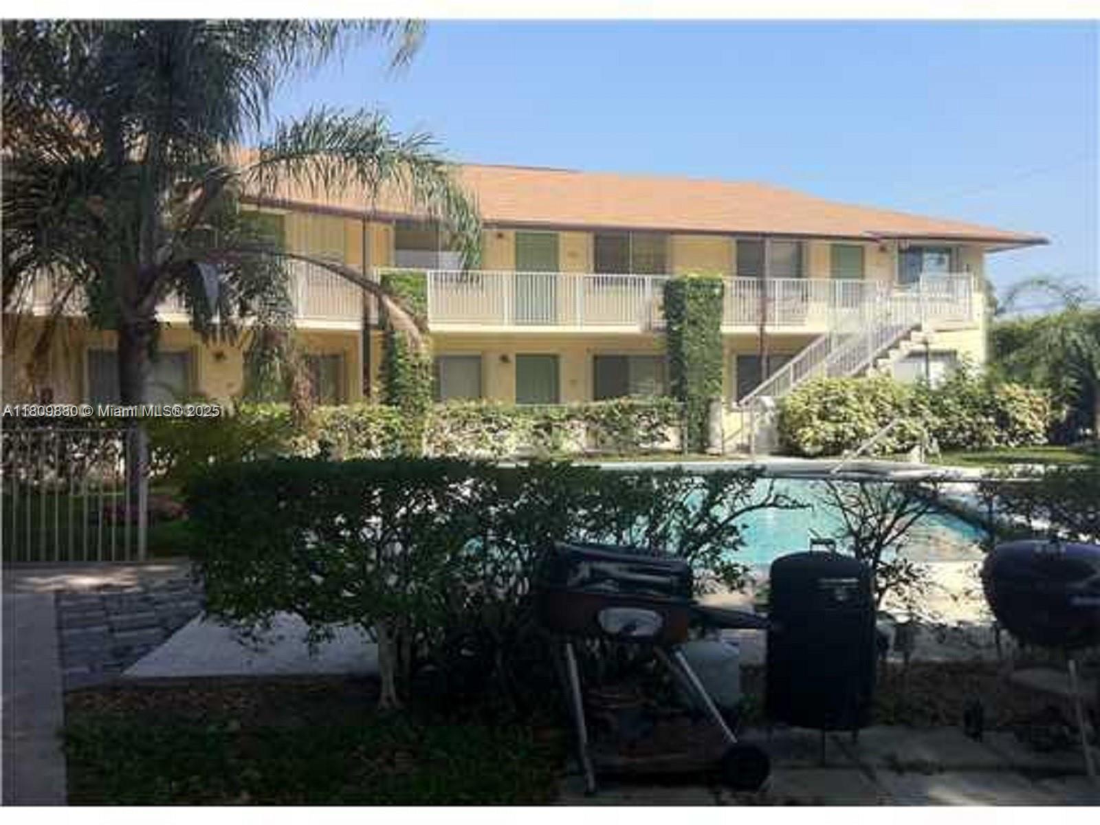 1250 Miami Rd 10, Fort Lauderdale, Broward County, Florida - 2 Bedrooms  
2 Bathrooms - 