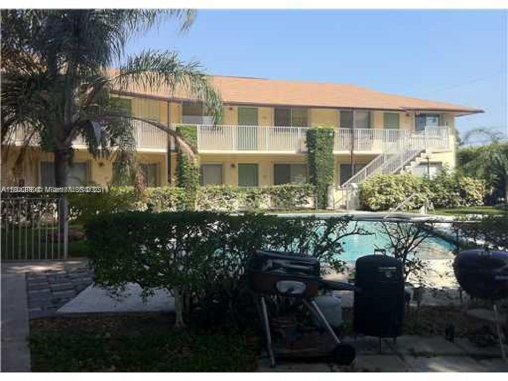 Photo of 1250 Miami Rd #10, Fort Lauderdale, FL 33316 (MLS # A11809880)