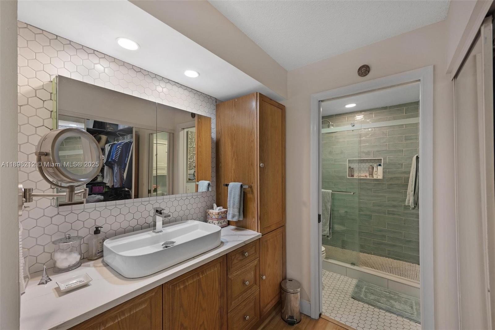 KEYS-GATE NO 2 - Residential