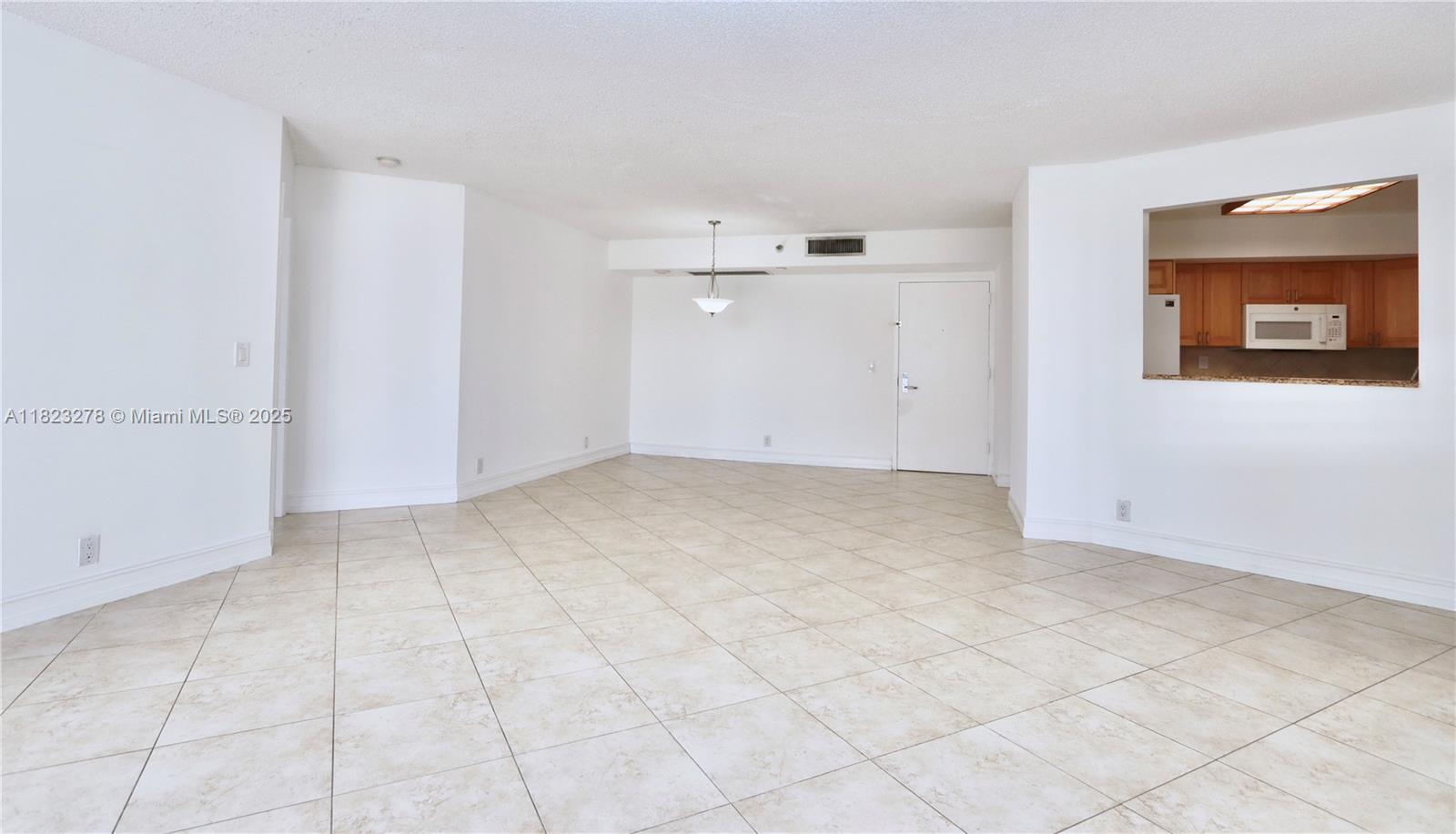 3500 Mystic Pointe Dr 1207