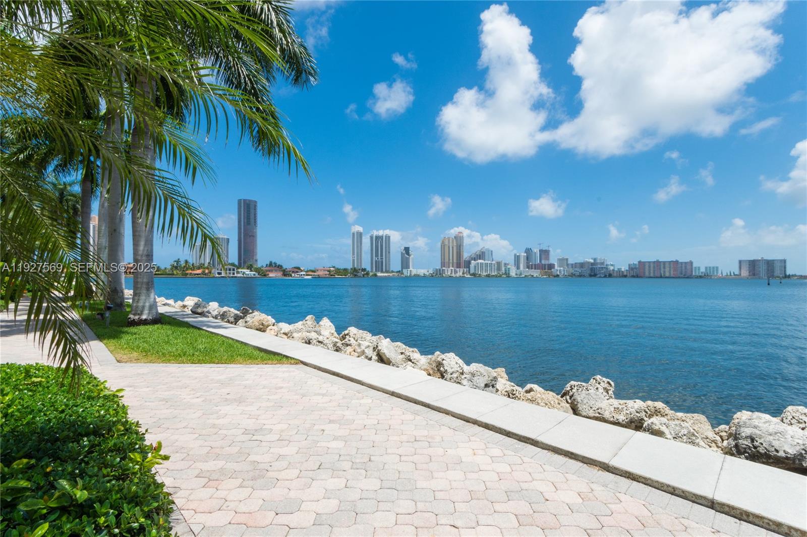 MYSTIC POINTE - Residential