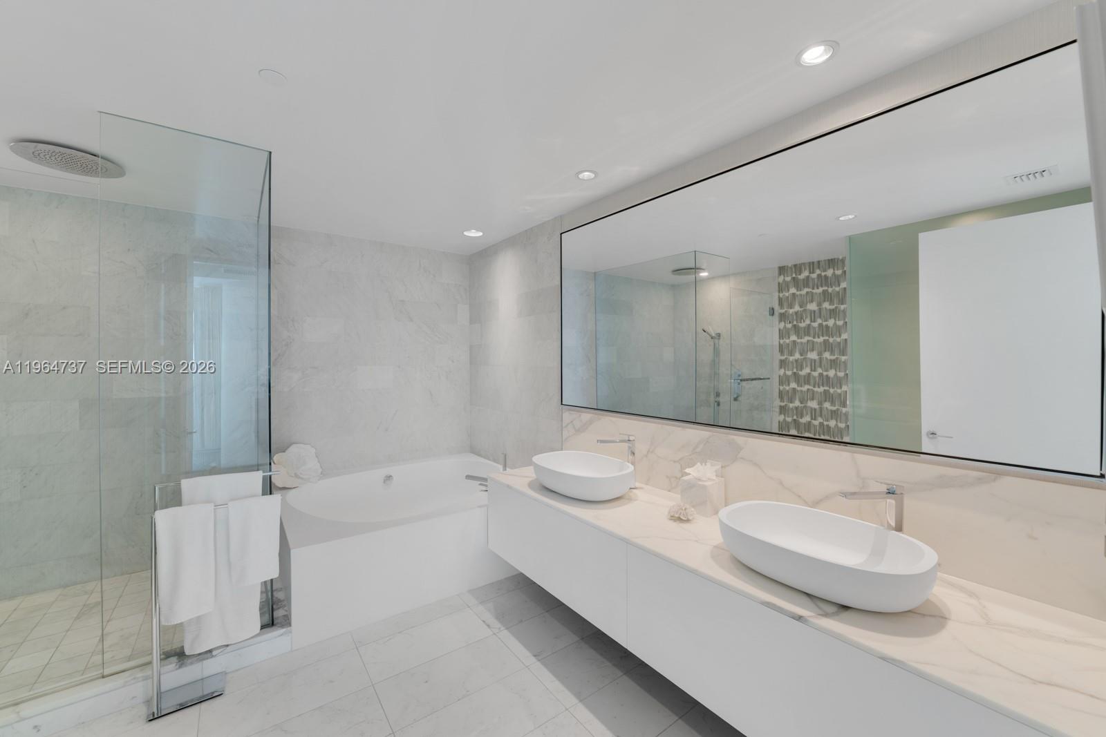 OCEANA BAL HARBOUR CONDO - Residential