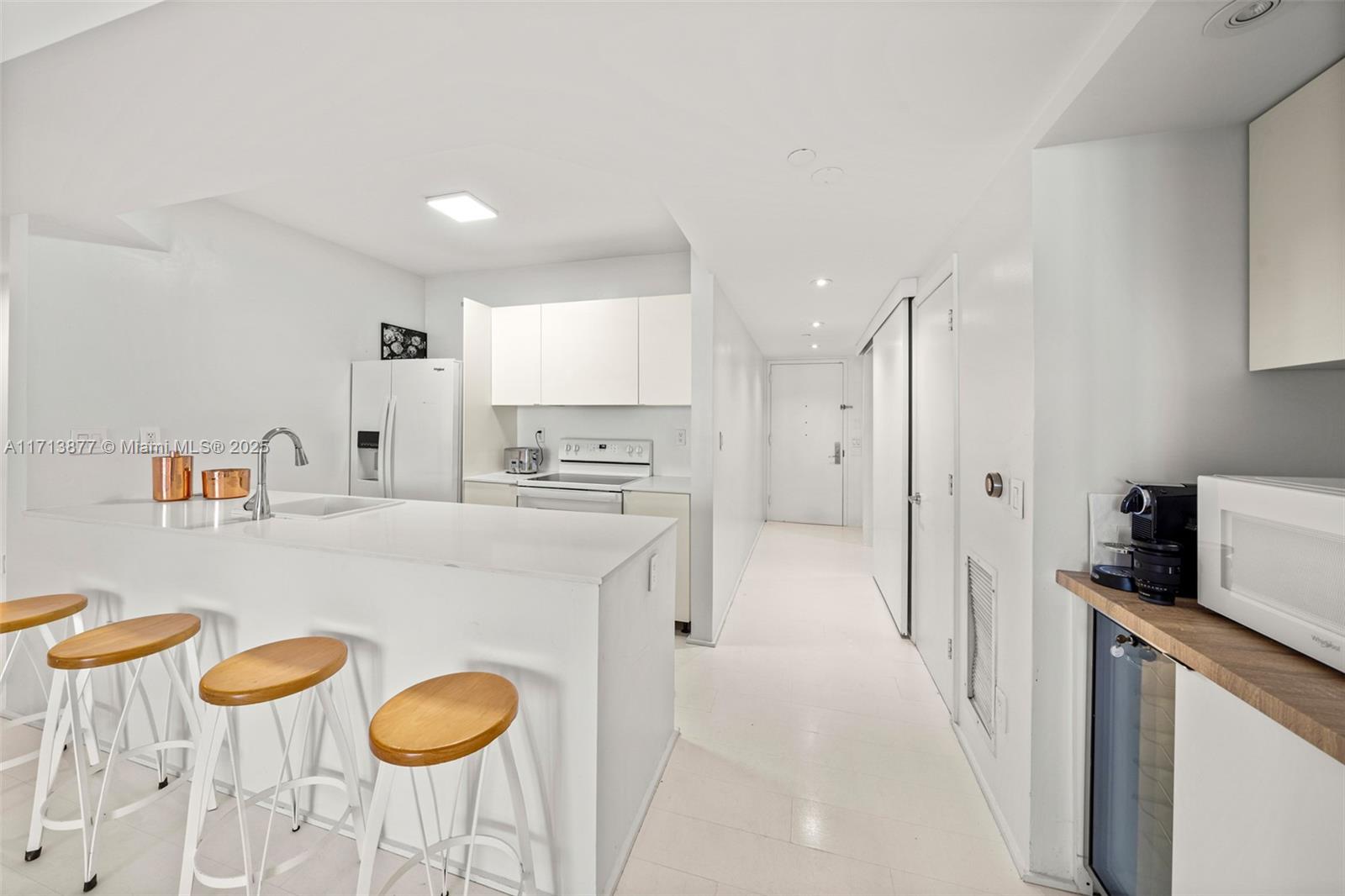 BLUE DIAMOND CONDO - Residential