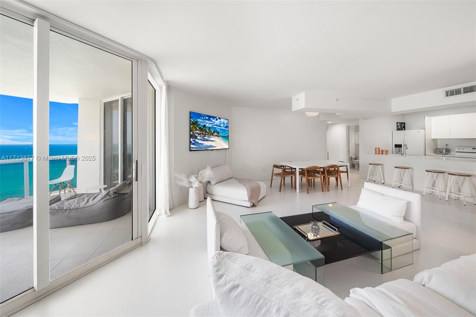 4779 Collins Ave 3108
