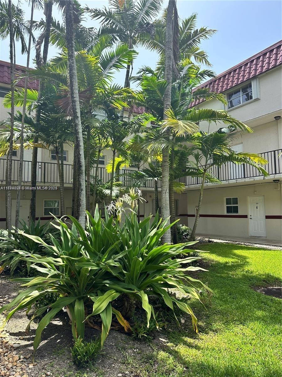 VILLAS OF PINECREST CONDO - Residential Lease