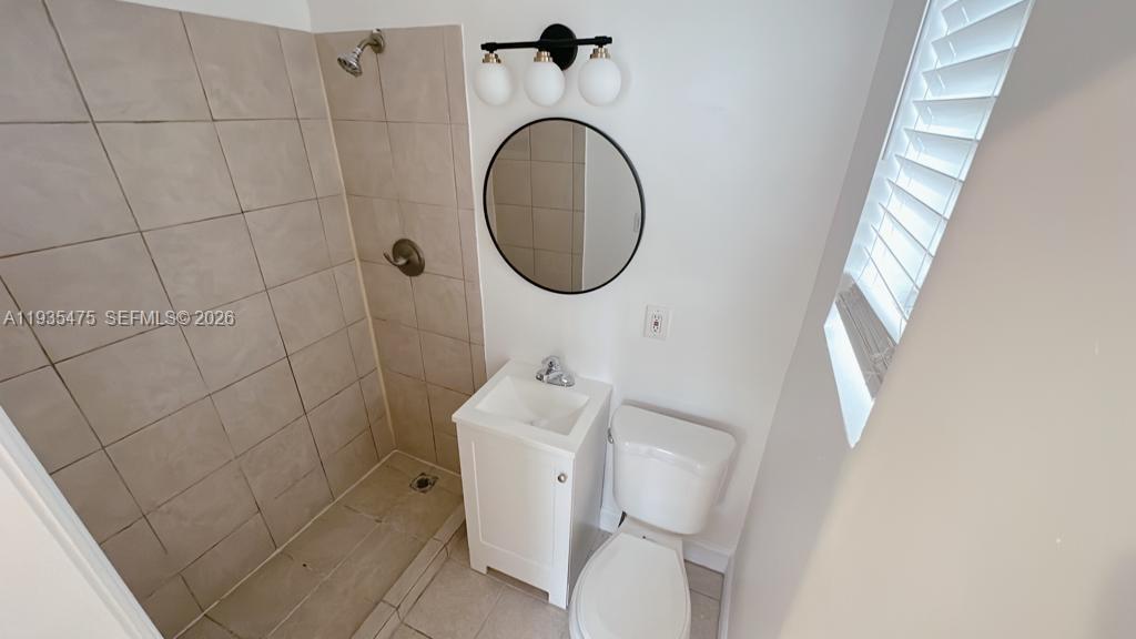 DELPHINE CONDO - Residential