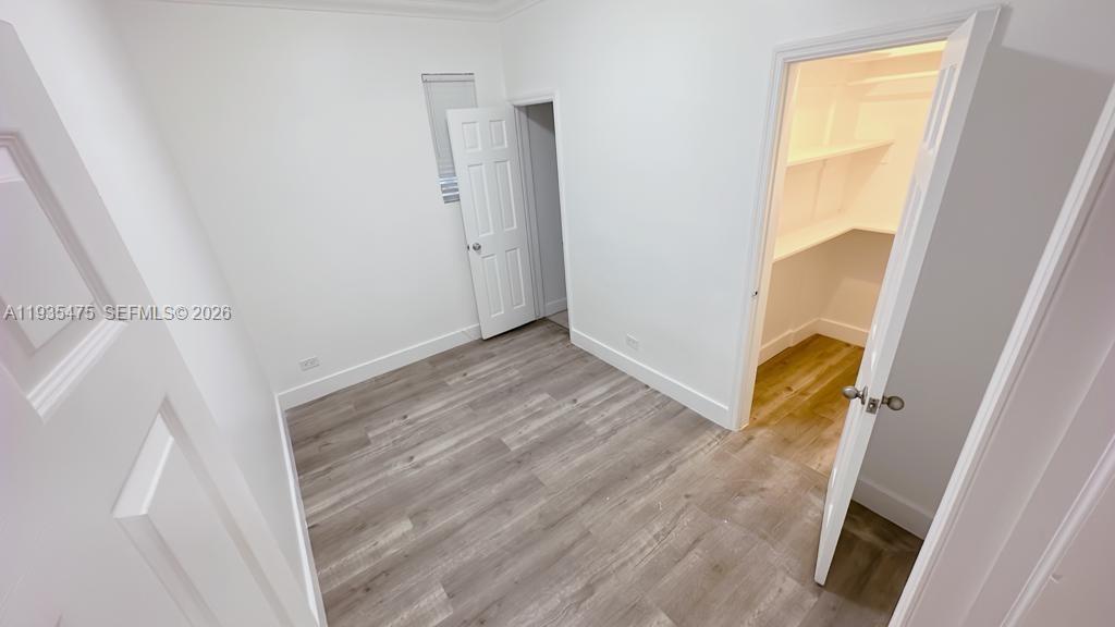 DELPHINE CONDO - Residential