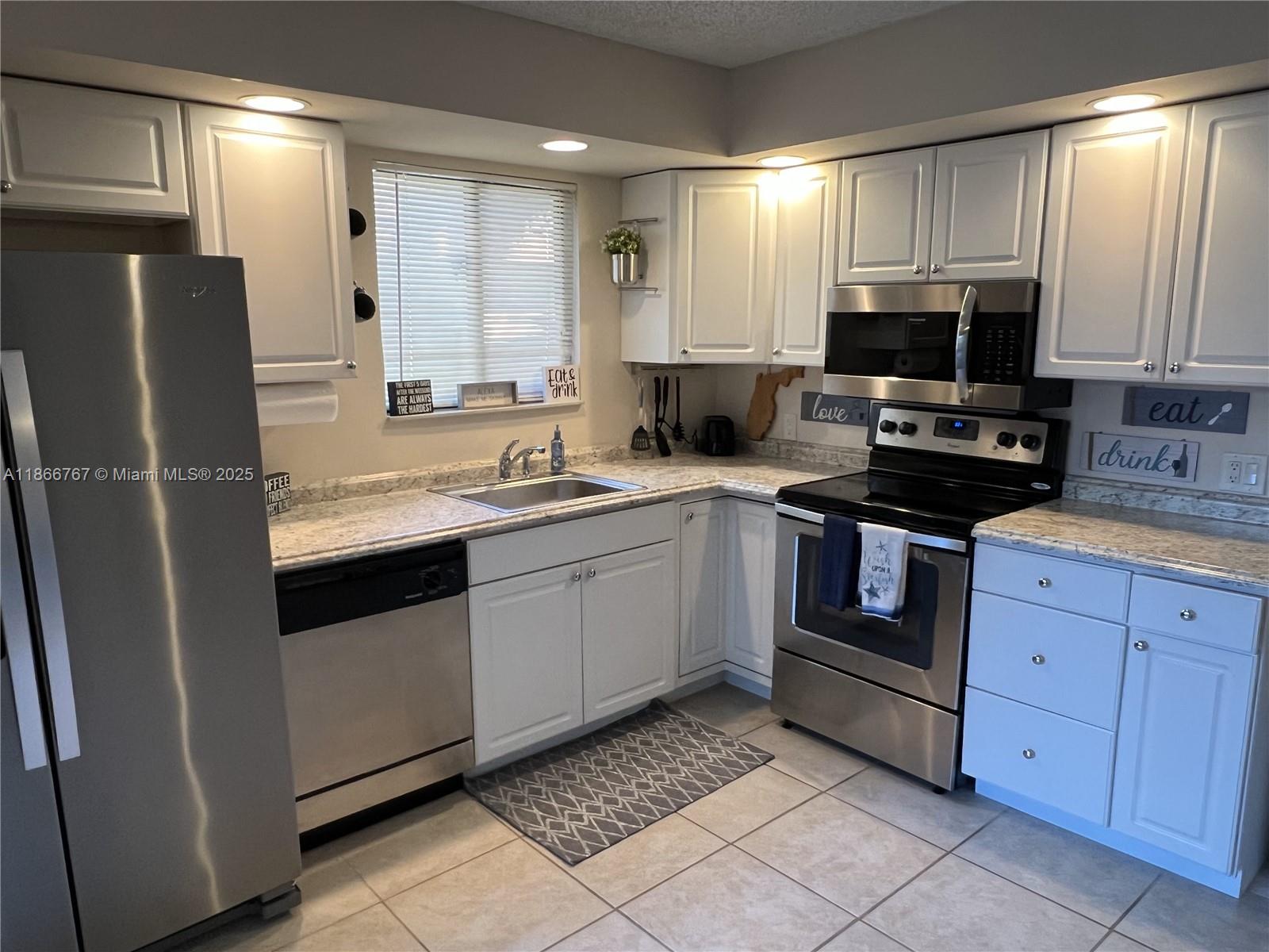 5248 Cedarbend Drive 2