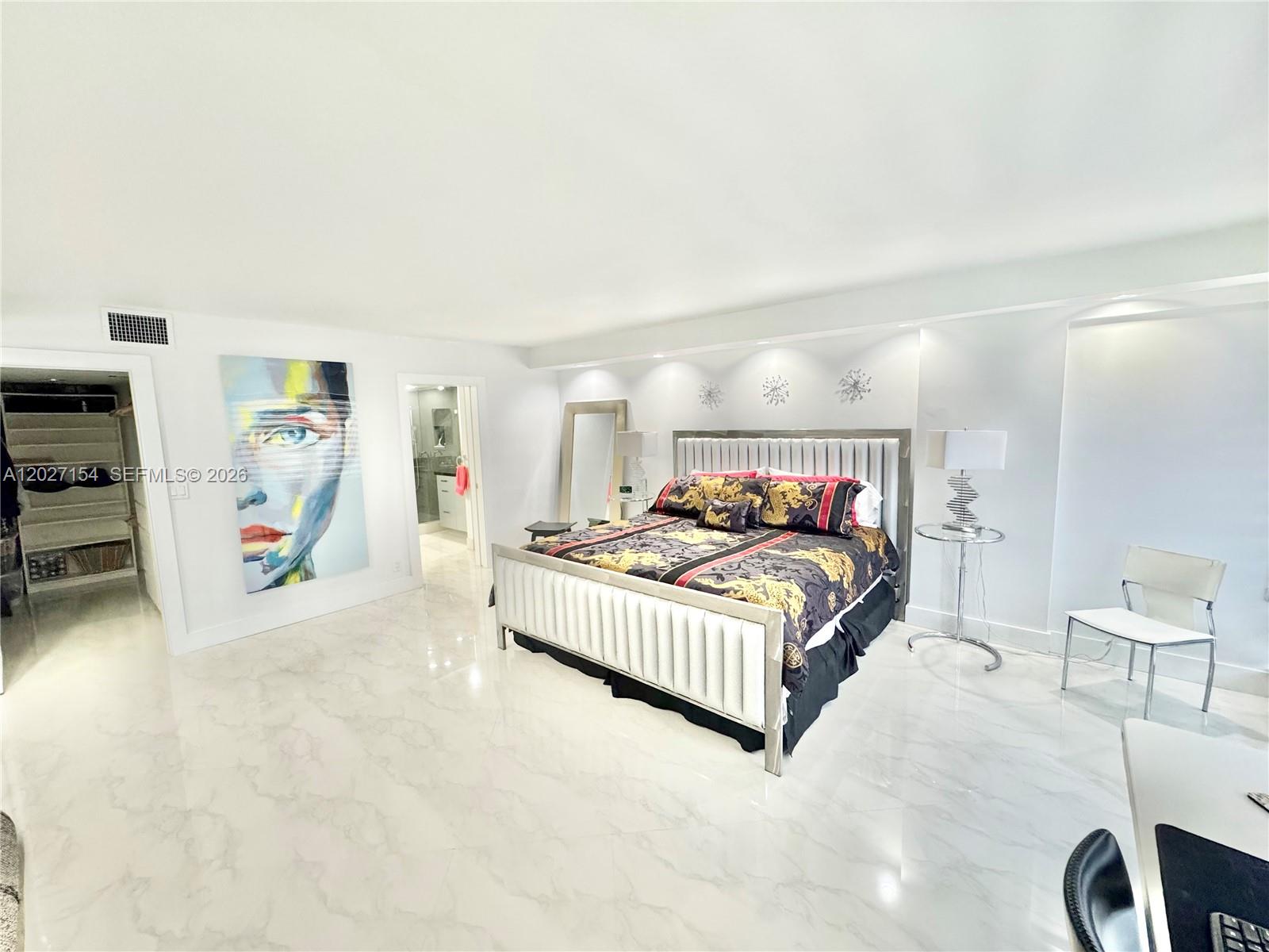 GALLEON CONDO - Residential
