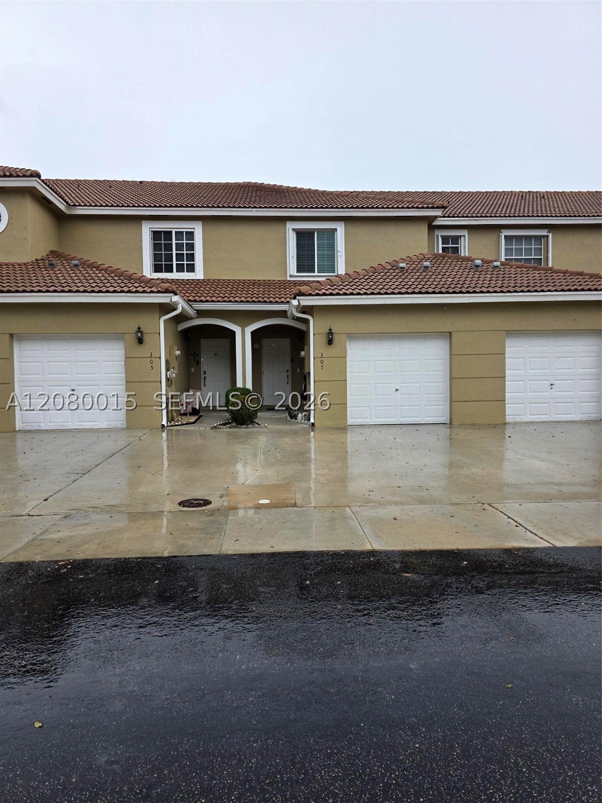 307 SW 120th Ave