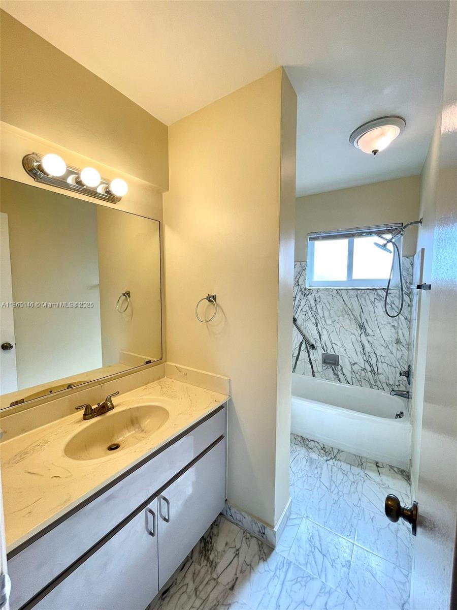 LA PLAYA CONDOMINIUMS - Residential Lease