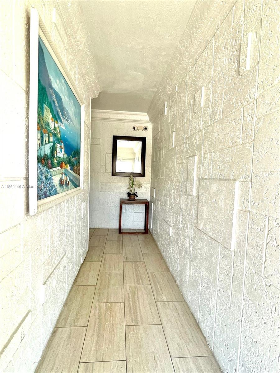 LA PLAYA CONDOMINIUMS - Residential Lease