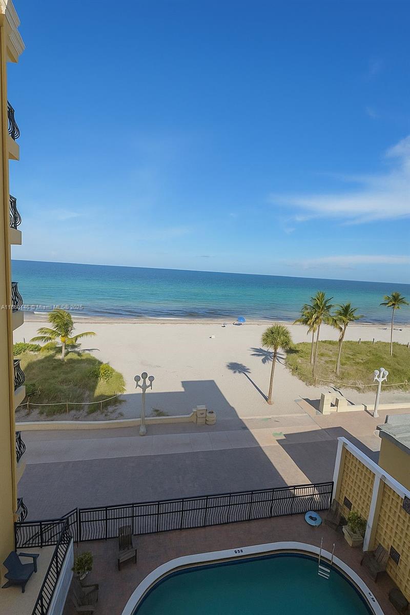 LA PLAYA CONDOMINIUMS - Residential Lease