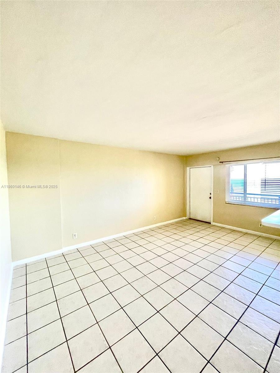 LA PLAYA CONDOMINIUMS - Residential Lease