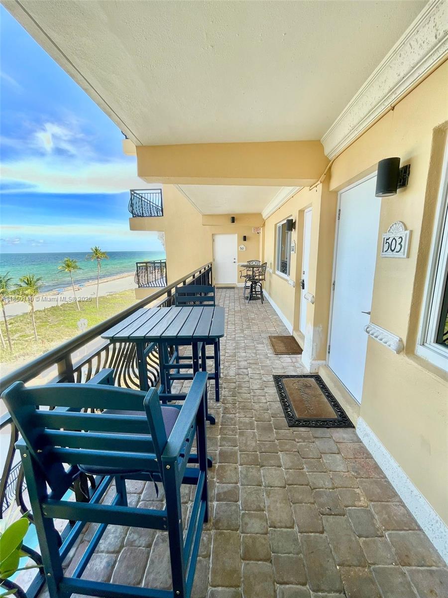 LA PLAYA CONDOMINIUMS - Residential Lease