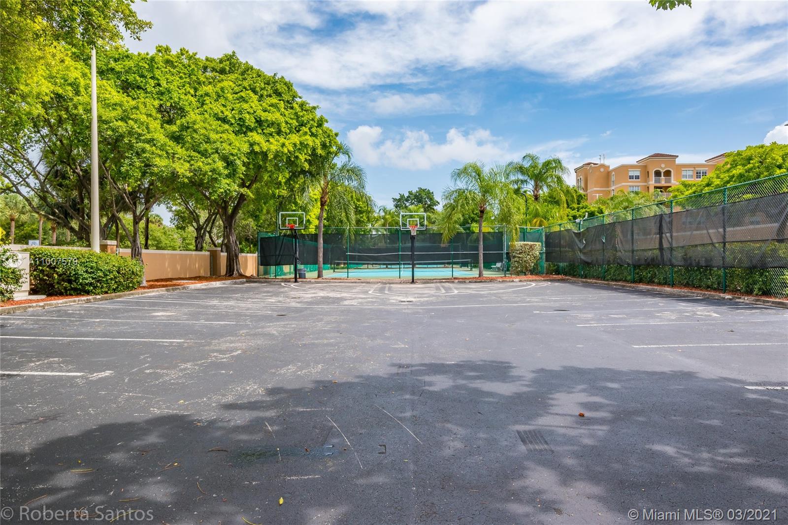 THE YACHT CLUB AT AVENTUR - Residential Lease