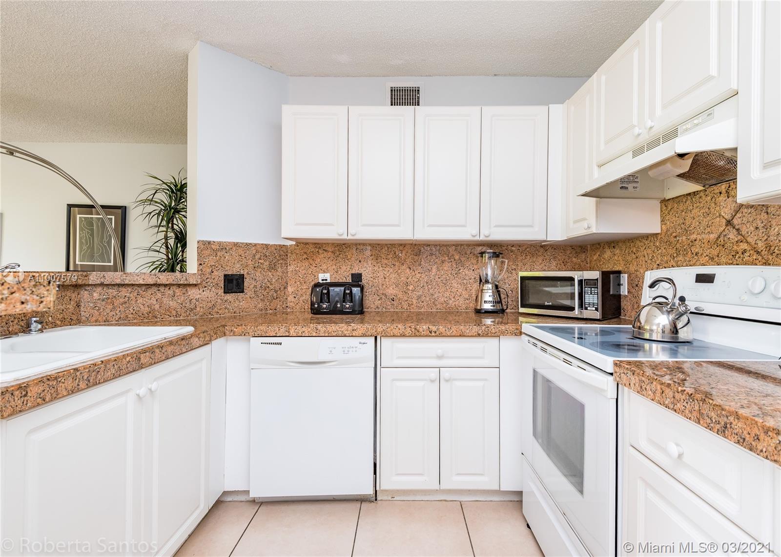 THE YACHT CLUB AT AVENTUR - Residential Lease