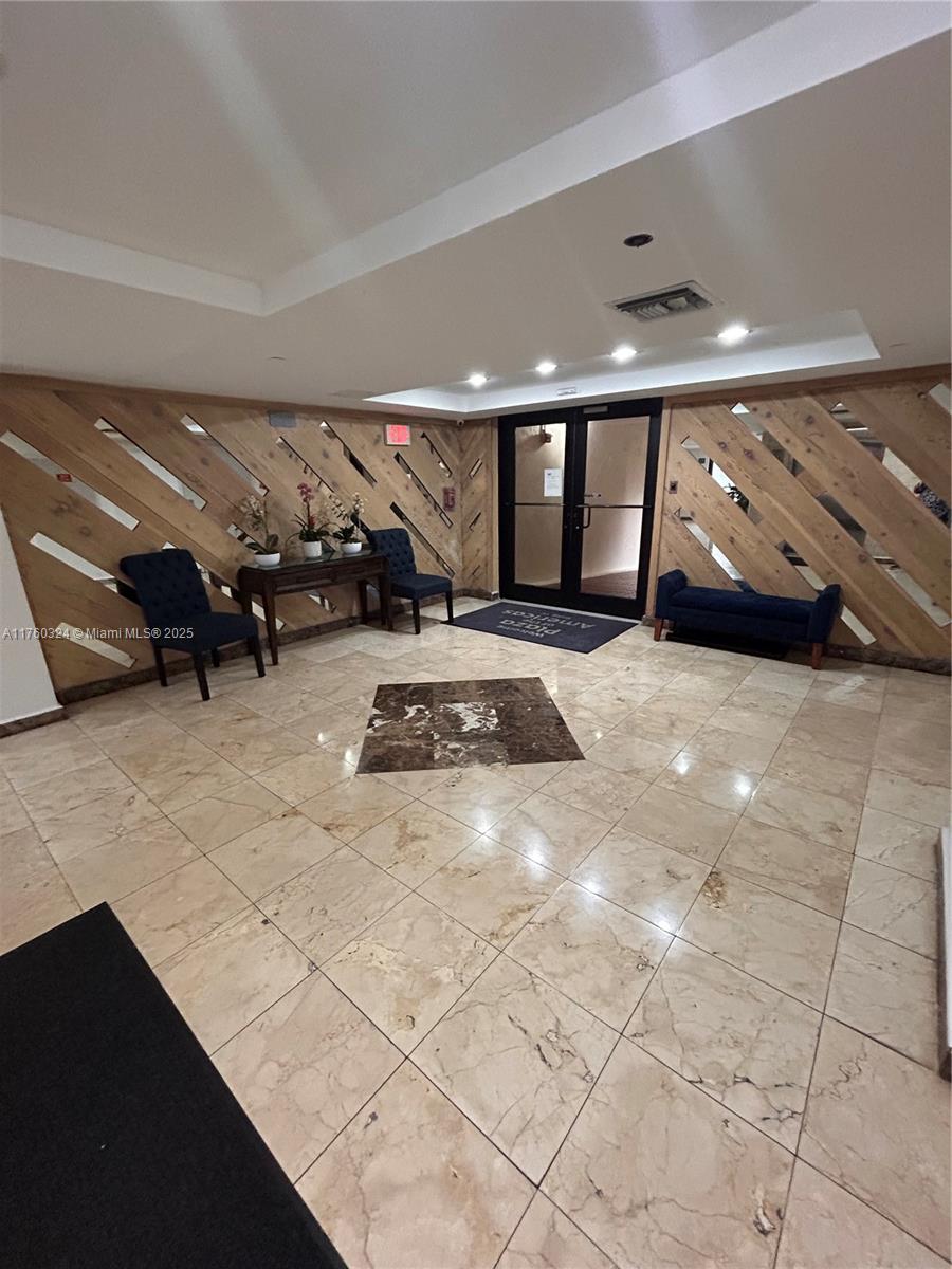 PLAZA OF AMERICAS CONDO P - Residential