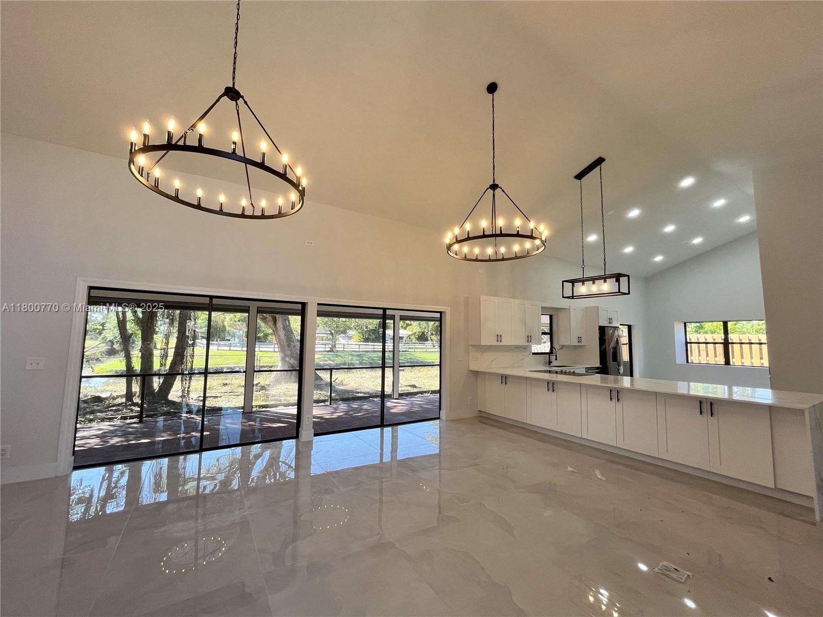 1182 Raintree Ln