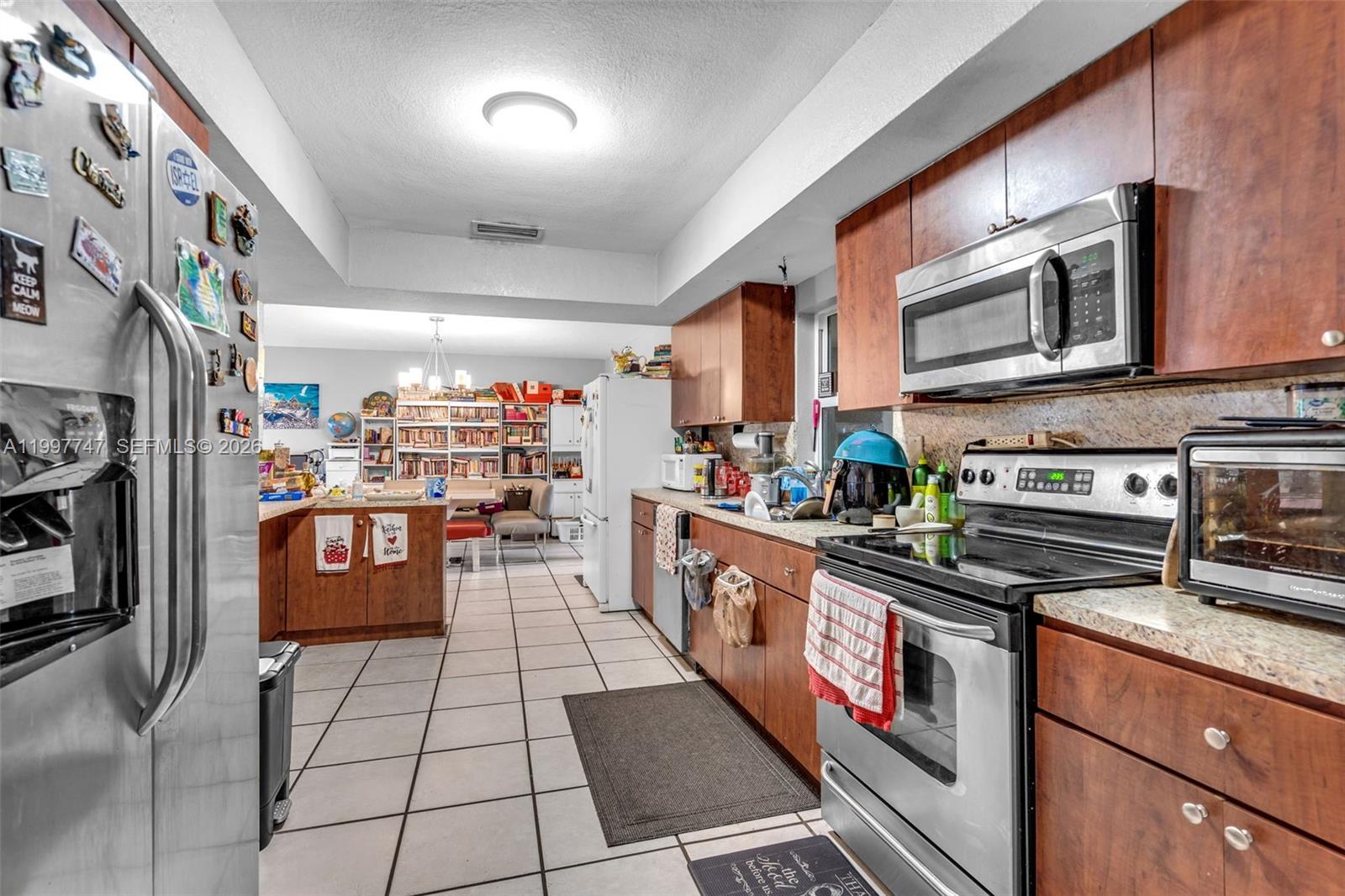 HIGHLAND MANOR SEC 6 - Residential Lease