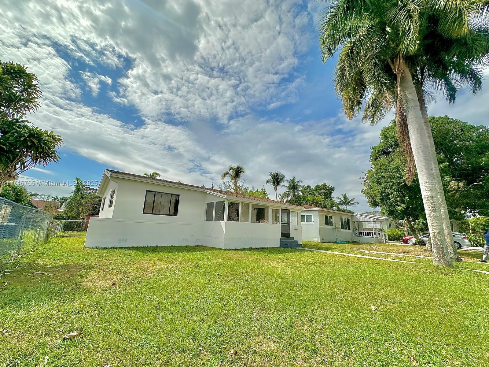 Rental Property at 580 Ne 170th St, North Miami Beach, Miami-Dade County, Florida - Bedrooms: 3 
Bathrooms: 2  - $3,099 MO.