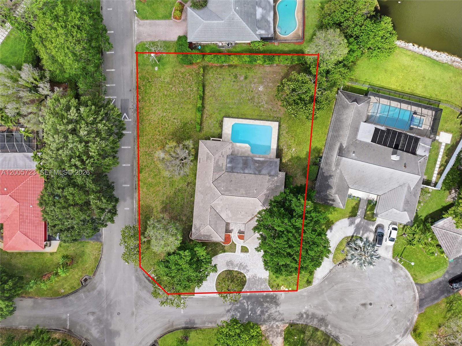 SHADOW WOOD - Residential