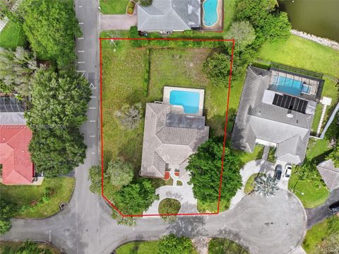 Tiny photo for 120 NW 84th Way, Coral Springs, FL 33071 (MLS # A12005723)