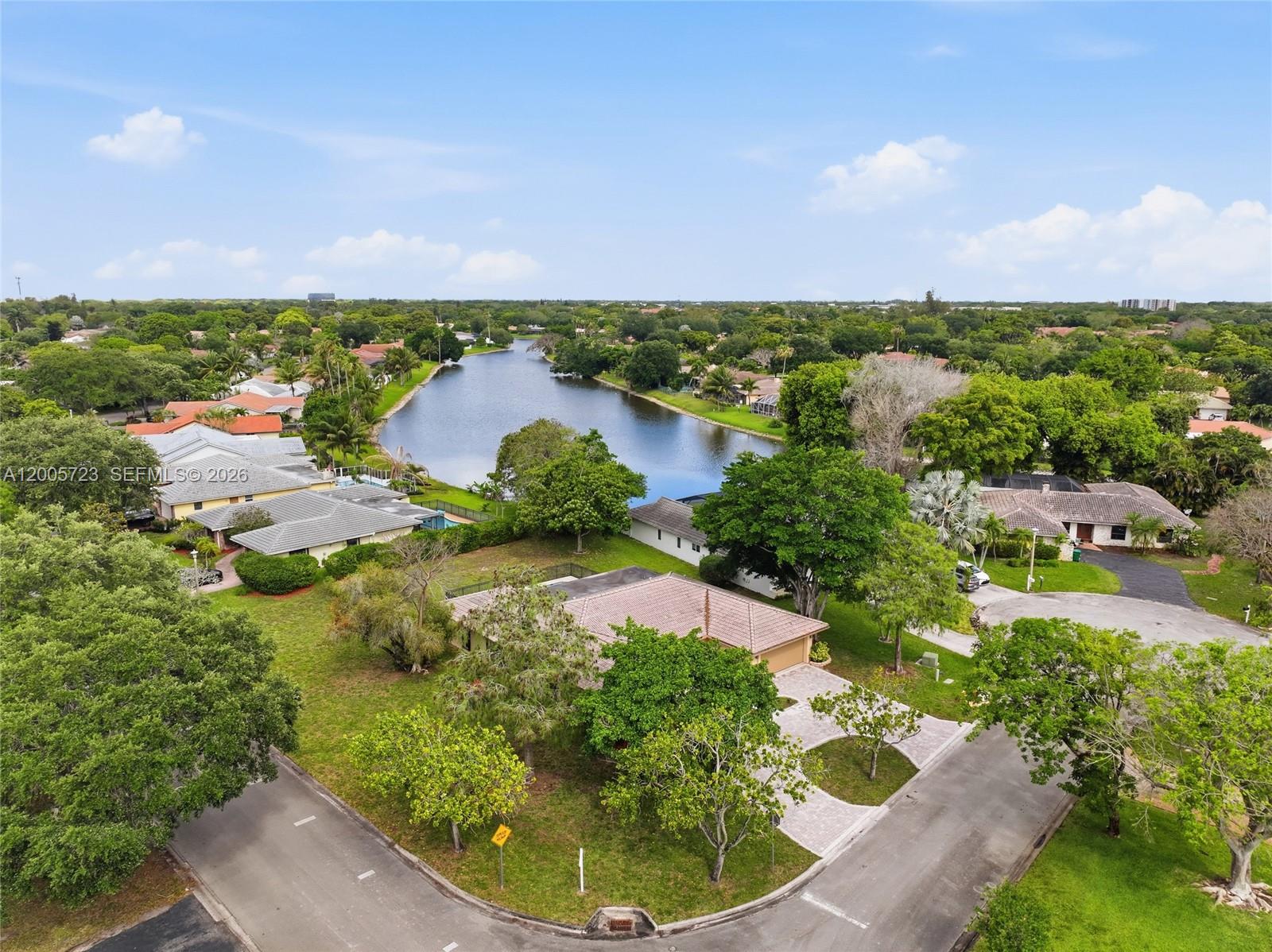 SHADOW WOOD - Residential