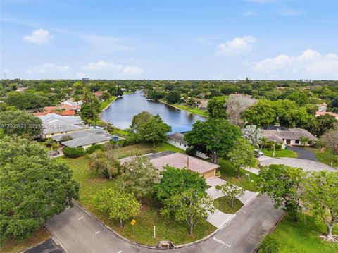 Tiny photo for 120 NW 84th Way, Coral Springs, FL 33071 (MLS # A12005723)