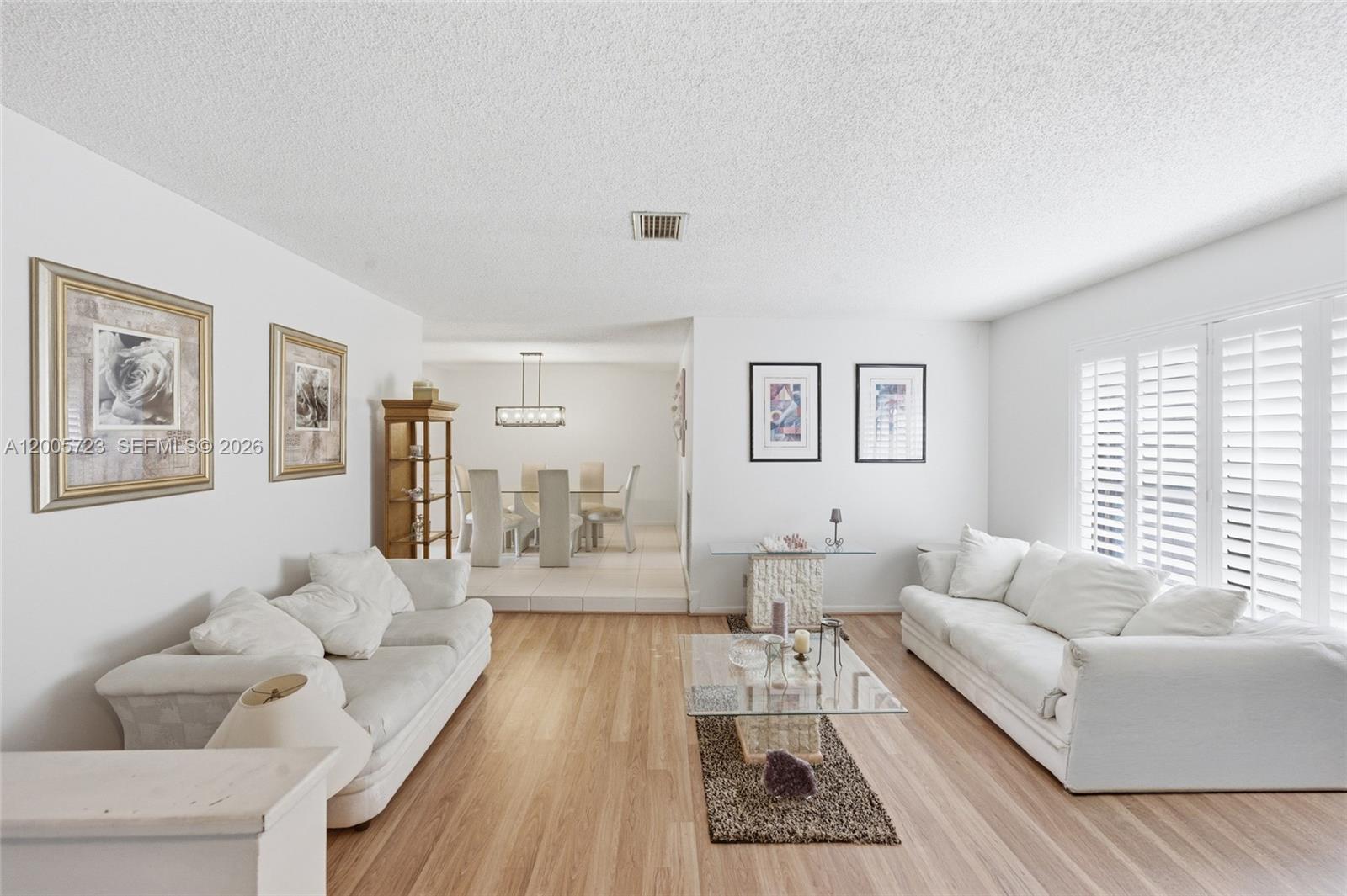 SHADOW WOOD - Residential