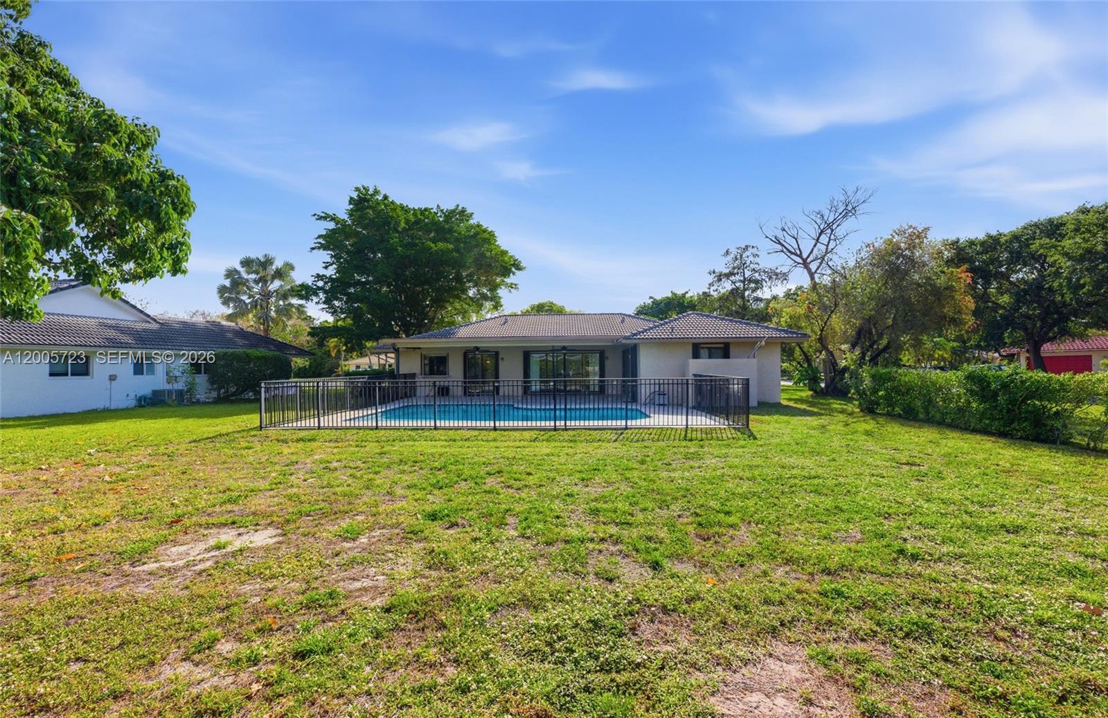 SHADOW WOOD - Residential