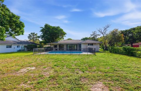 Tiny photo for 120 NW 84th Way, Coral Springs, FL 33071 (MLS # A12005723)