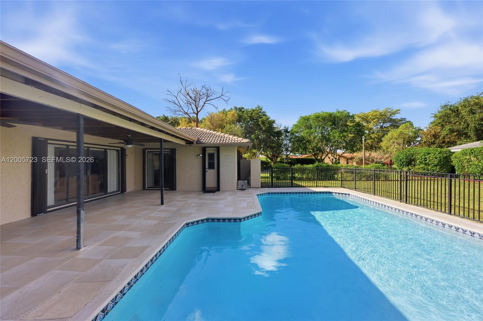 SHADOW WOOD - Residential