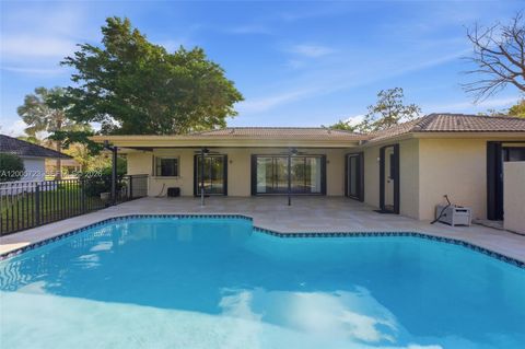 Tiny photo for 120 NW 84th Way, Coral Springs, FL 33071 (MLS # A12005723)