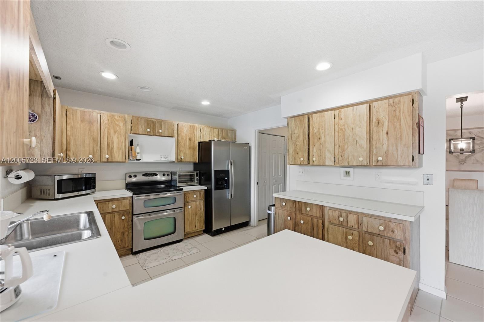 SHADOW WOOD - Residential