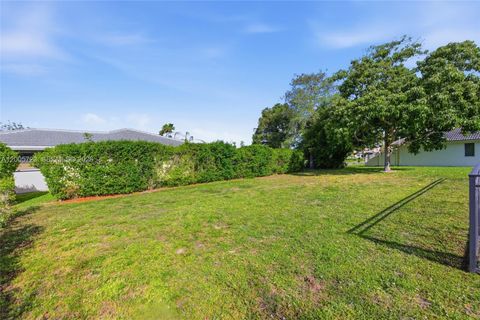 Tiny photo for 120 NW 84th Way, Coral Springs, FL 33071 (MLS # A12005723)