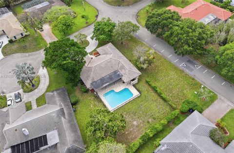 Tiny photo for 120 NW 84th Way, Coral Springs, FL 33071 (MLS # A12005723)