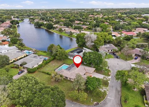 Tiny photo for 120 NW 84th Way, Coral Springs, FL 33071 (MLS # A12005723)