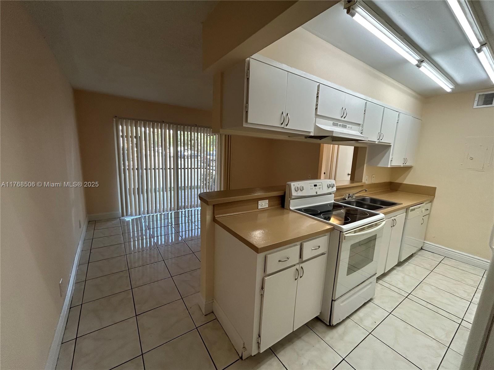 4401 Treehouse Ln A, Tamarac, Broward County, Florida - 3 Bedrooms  
2 Bathrooms - 