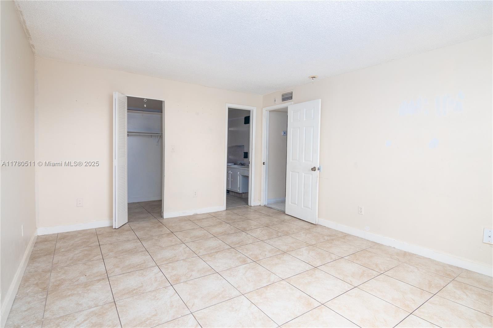 WOODCREEK CONDO - Residential
