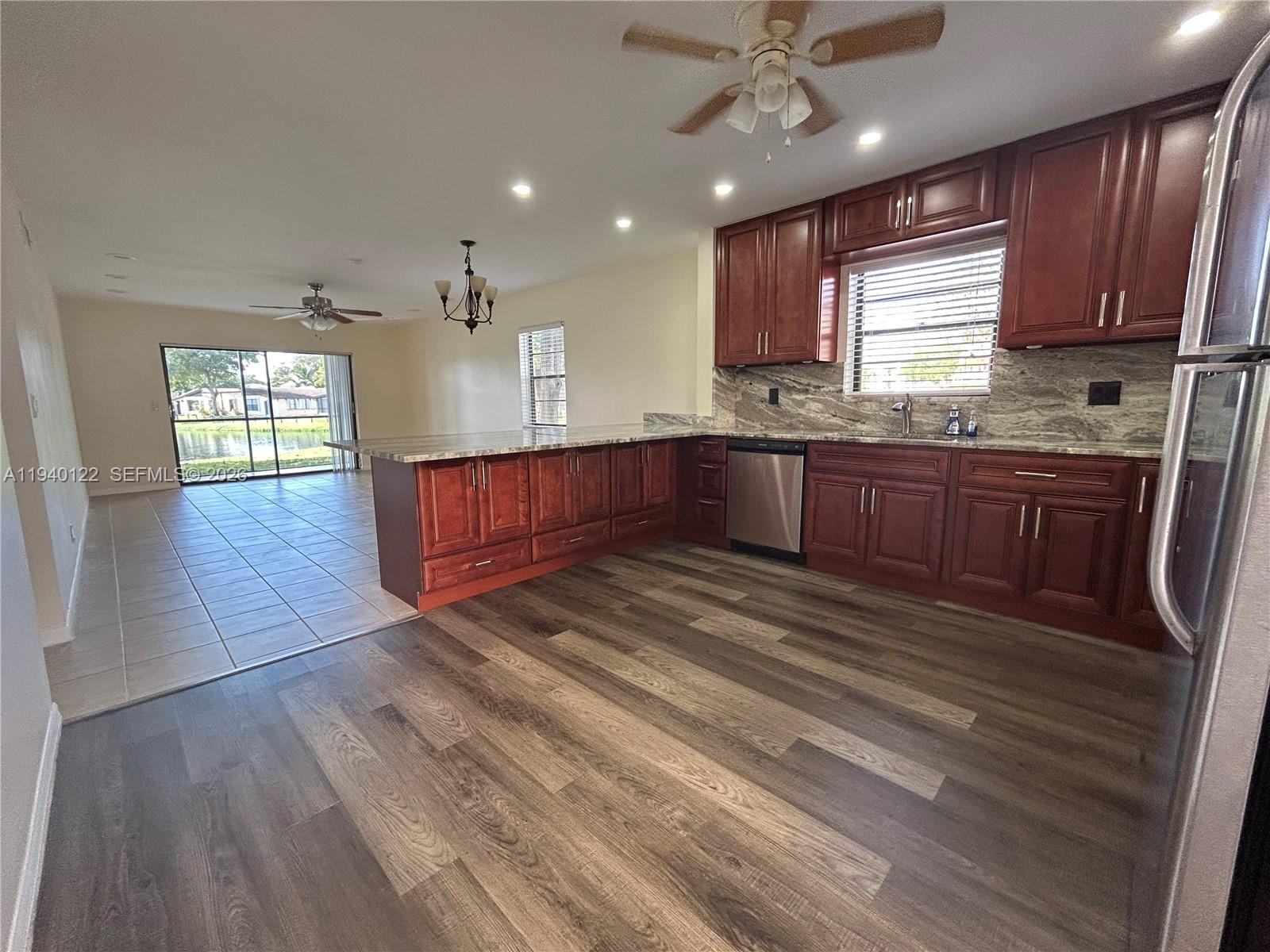 VILLAS AT CARRIAGE HILLS - Residential Lease