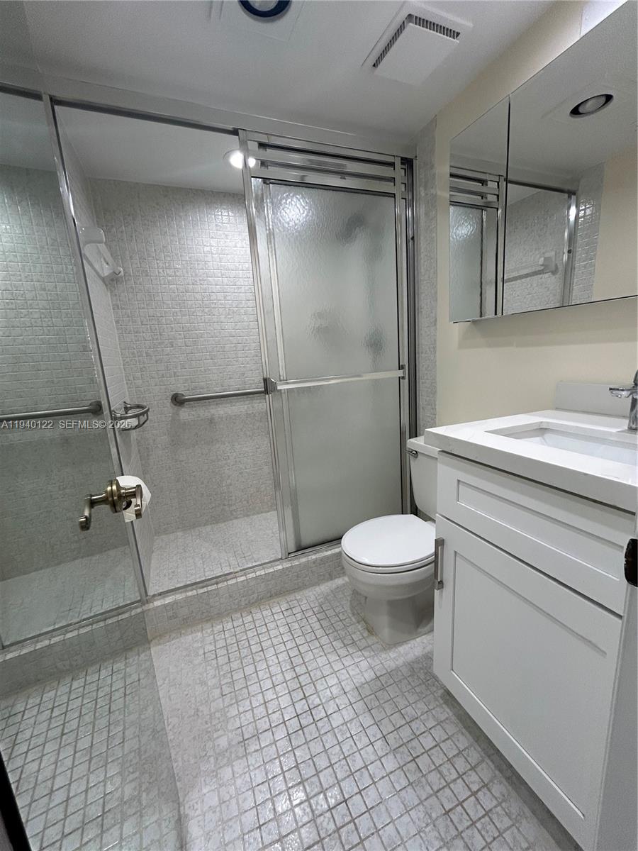 VILLAS AT CARRIAGE HILLS - Residential Lease