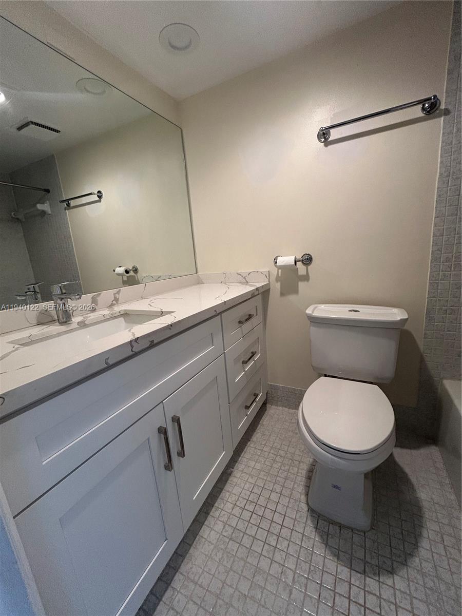 VILLAS AT CARRIAGE HILLS - Residential Lease