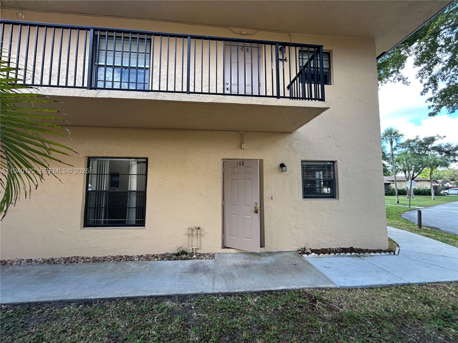 VILLAS AT CARRIAGE HILLS - Residential Lease