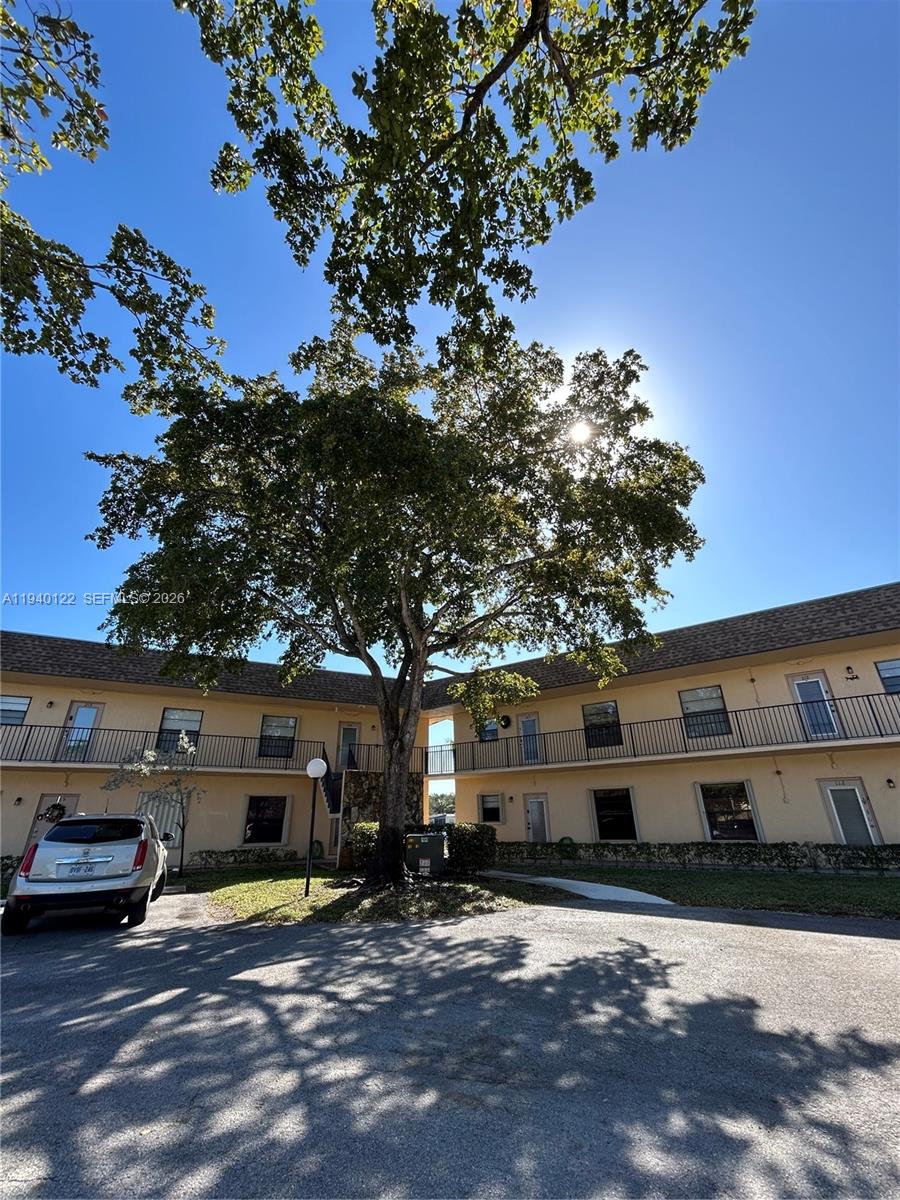 VILLAS AT CARRIAGE HILLS - Residential Lease