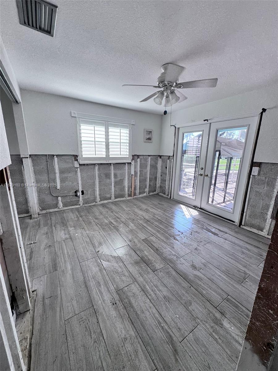 GULF ACRES - Residential